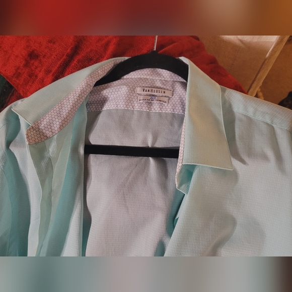 Van Heusen Men's Light Green Dress Shirt - Picture 2 of 6